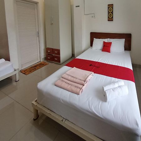 Reddoorz At Syariah House Purwokerto Hotell Exteriör bild
