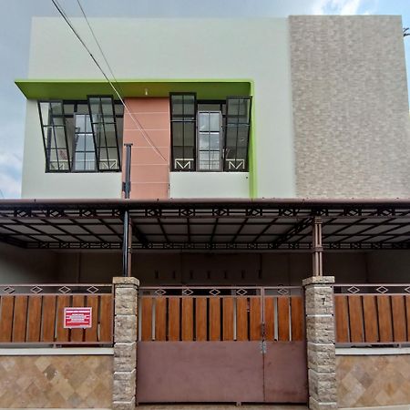 Reddoorz At Syariah House Purwokerto Hotell Exteriör bild