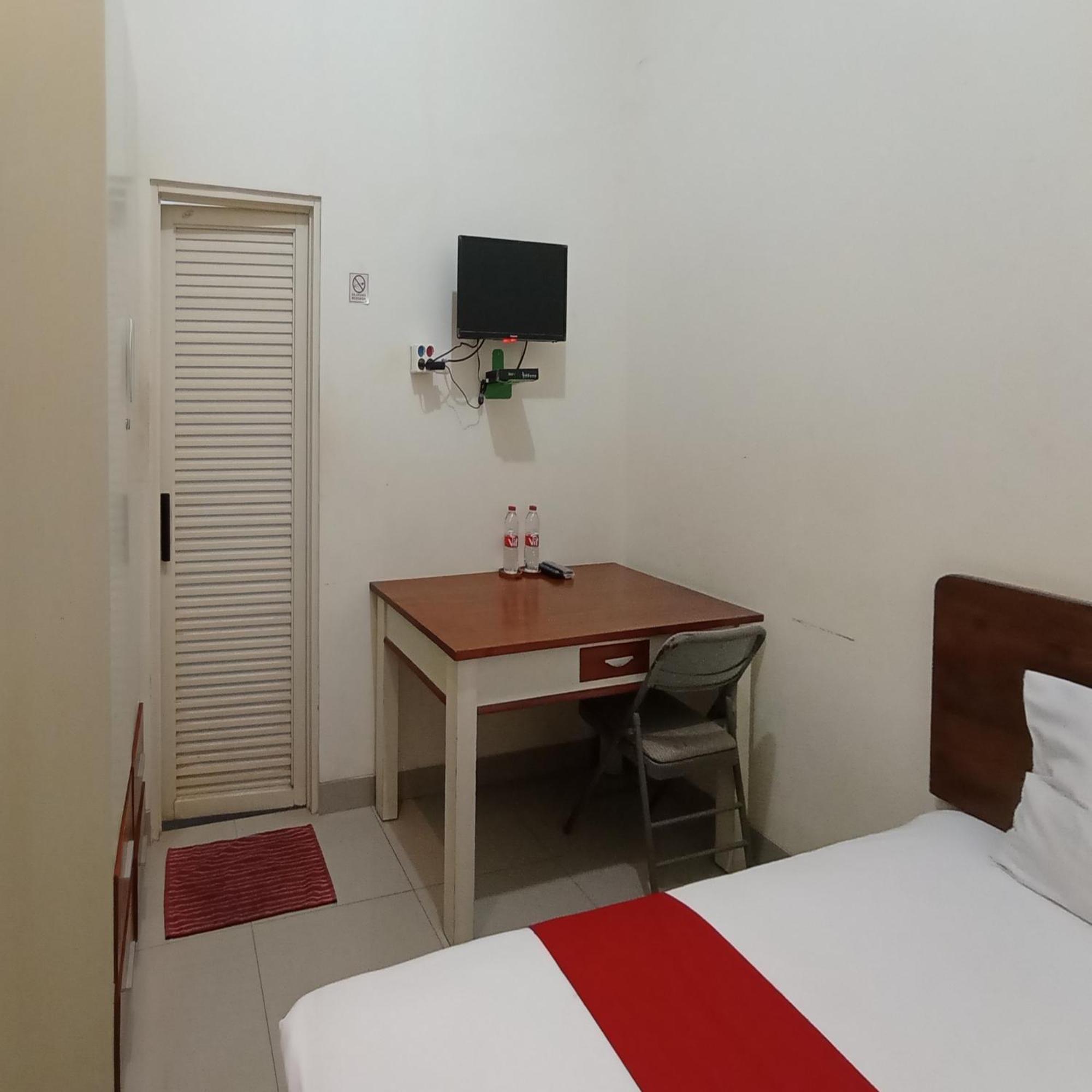 Reddoorz At Syariah House Purwokerto Hotell Exteriör bild