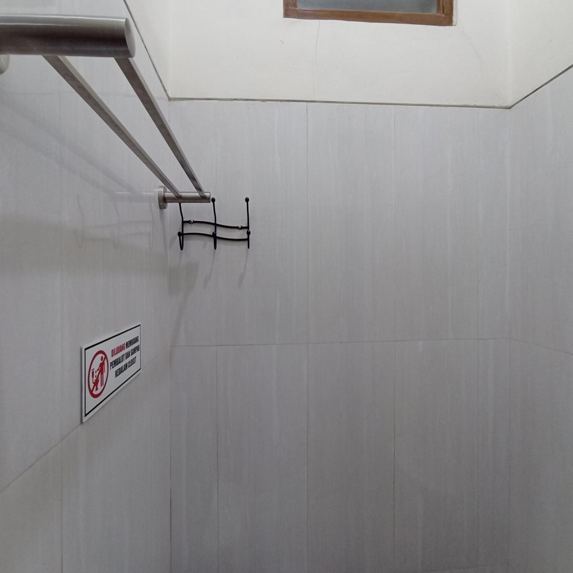 Reddoorz At Syariah House Purwokerto Hotell Exteriör bild