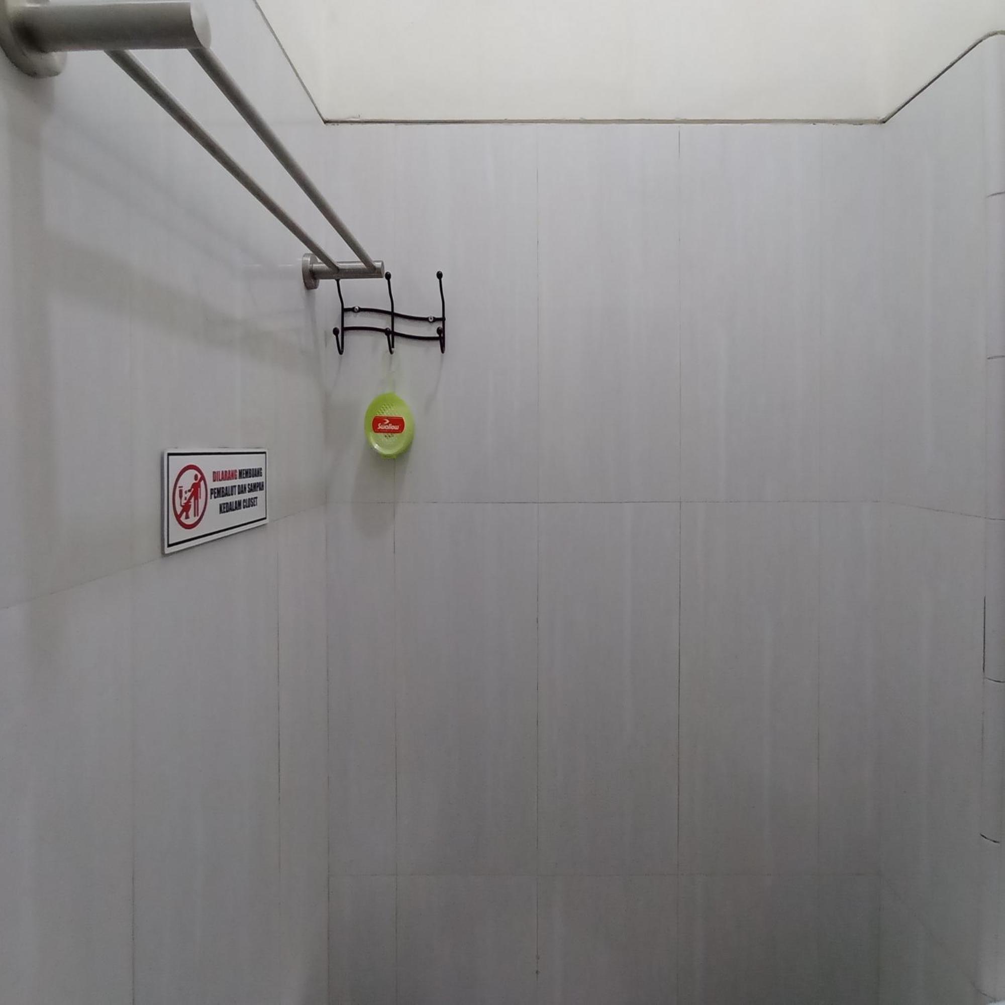 Reddoorz At Syariah House Purwokerto Hotell Exteriör bild