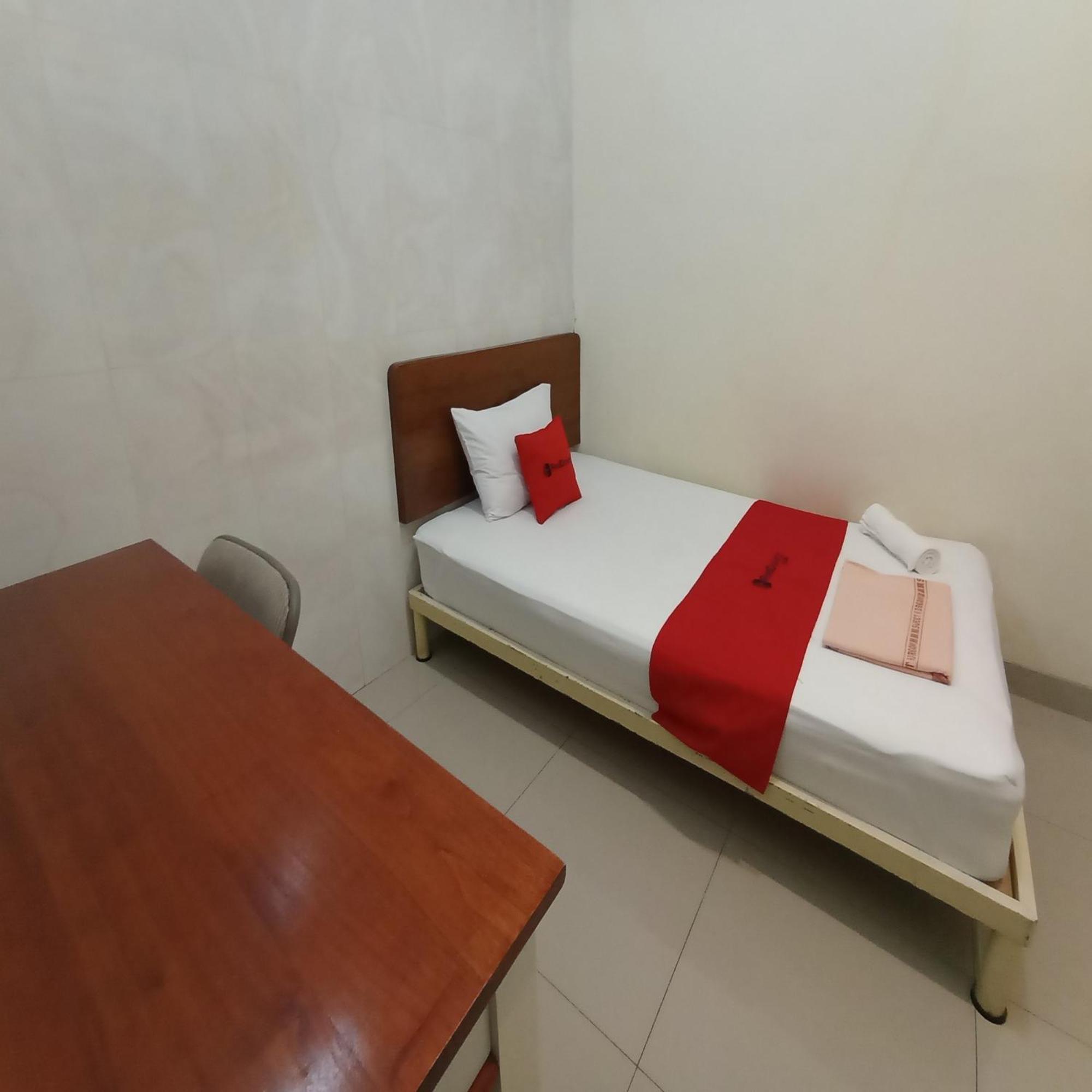 Reddoorz At Syariah House Purwokerto Hotell Exteriör bild