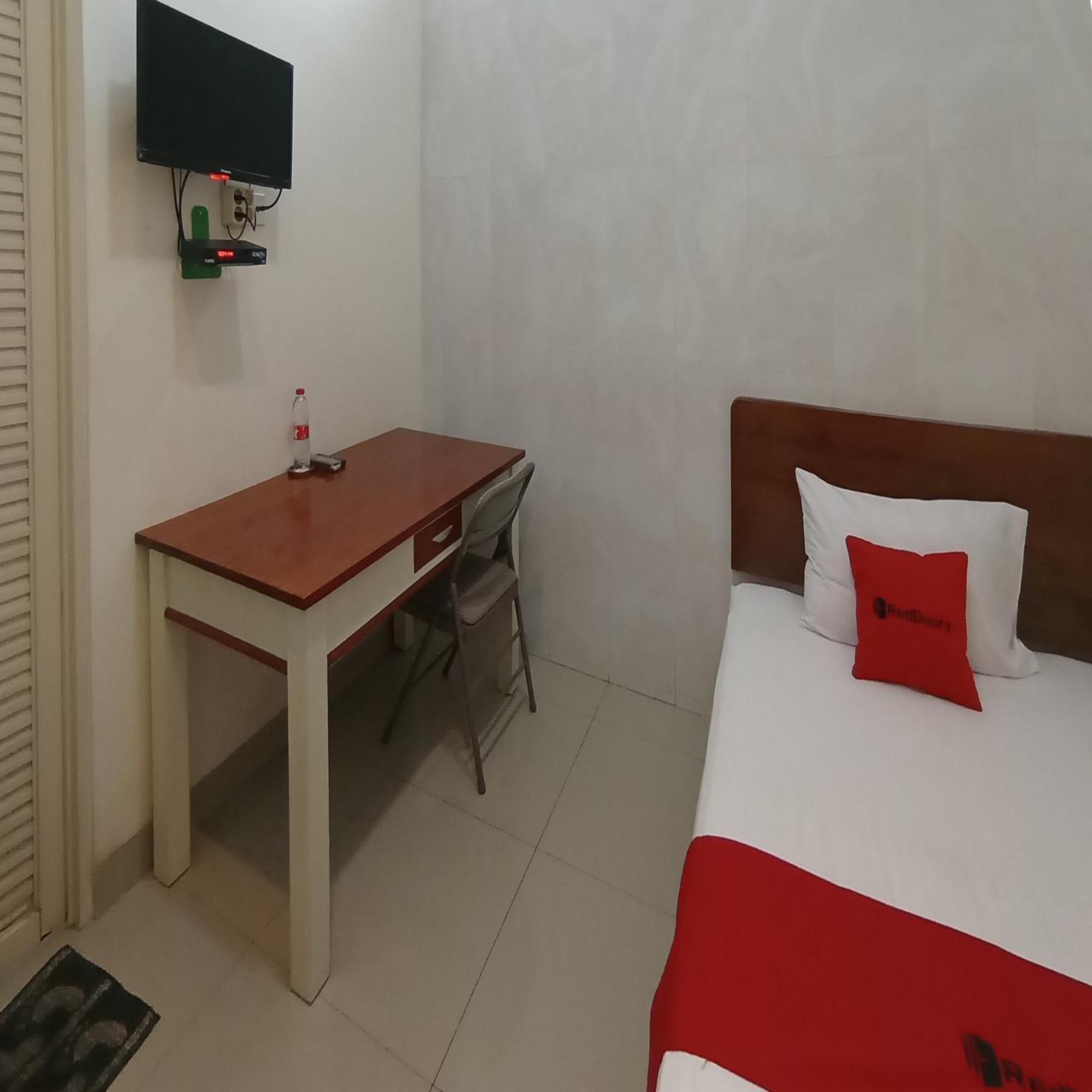 Reddoorz At Syariah House Purwokerto Hotell Exteriör bild