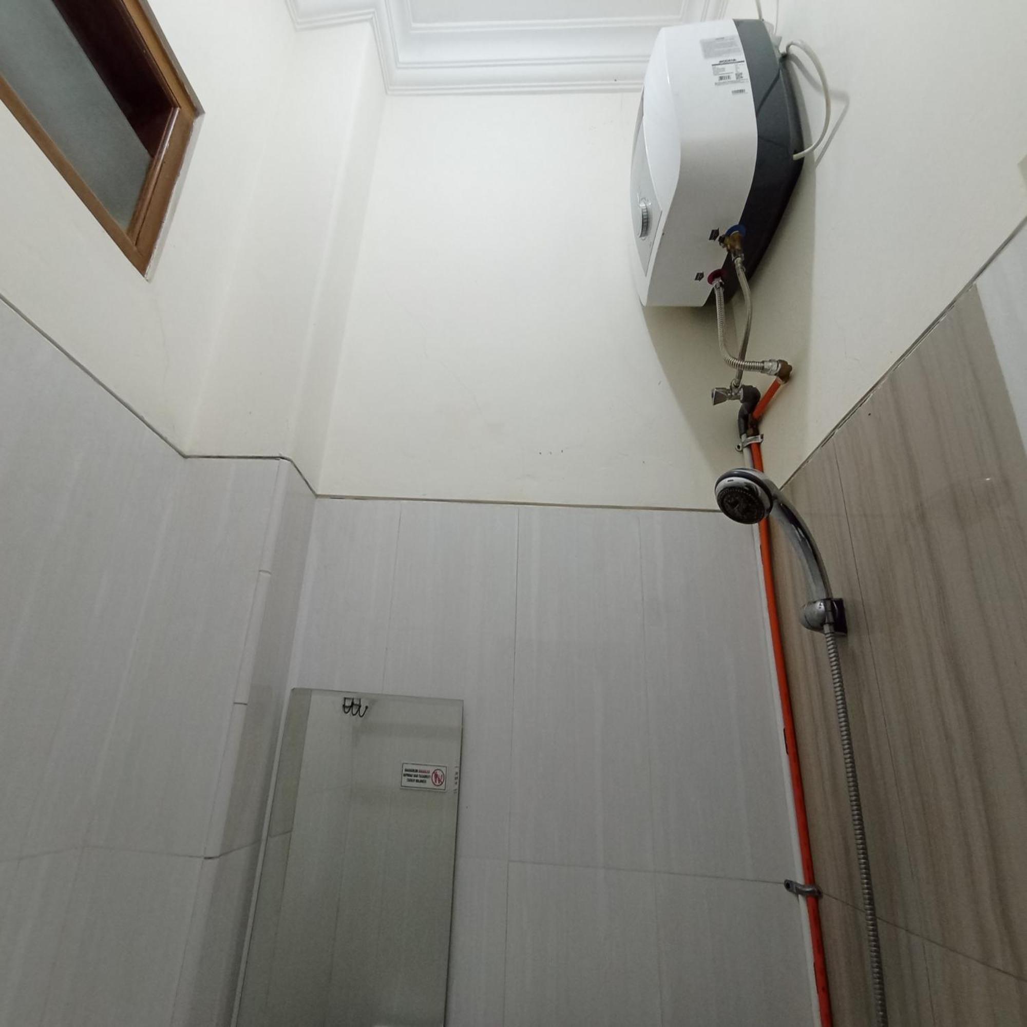 Reddoorz At Syariah House Purwokerto Hotell Exteriör bild